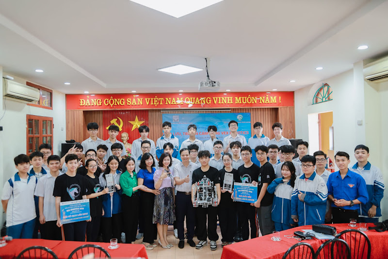 [CNT x GreenAms Robotics Team 36070N] Chương trình giao lưu, truyền cảm hứng Vex Robotics